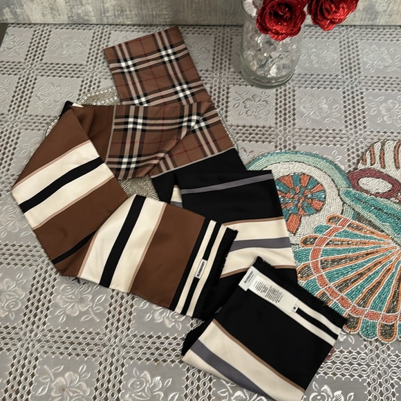 Burberry scarf for man Stylish and cozy soft and cushy Authentic Burberry Scarf. - Picture 2 of 9